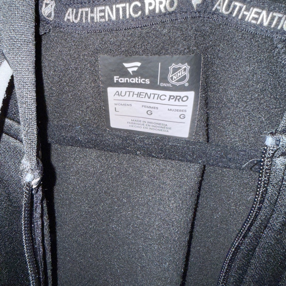 Fanatics Authentic Pro Black Jacket - image 2